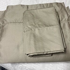 Biltmore King Sheets Set 650 TC 100% Cotton in Taupe Khaki - Like New